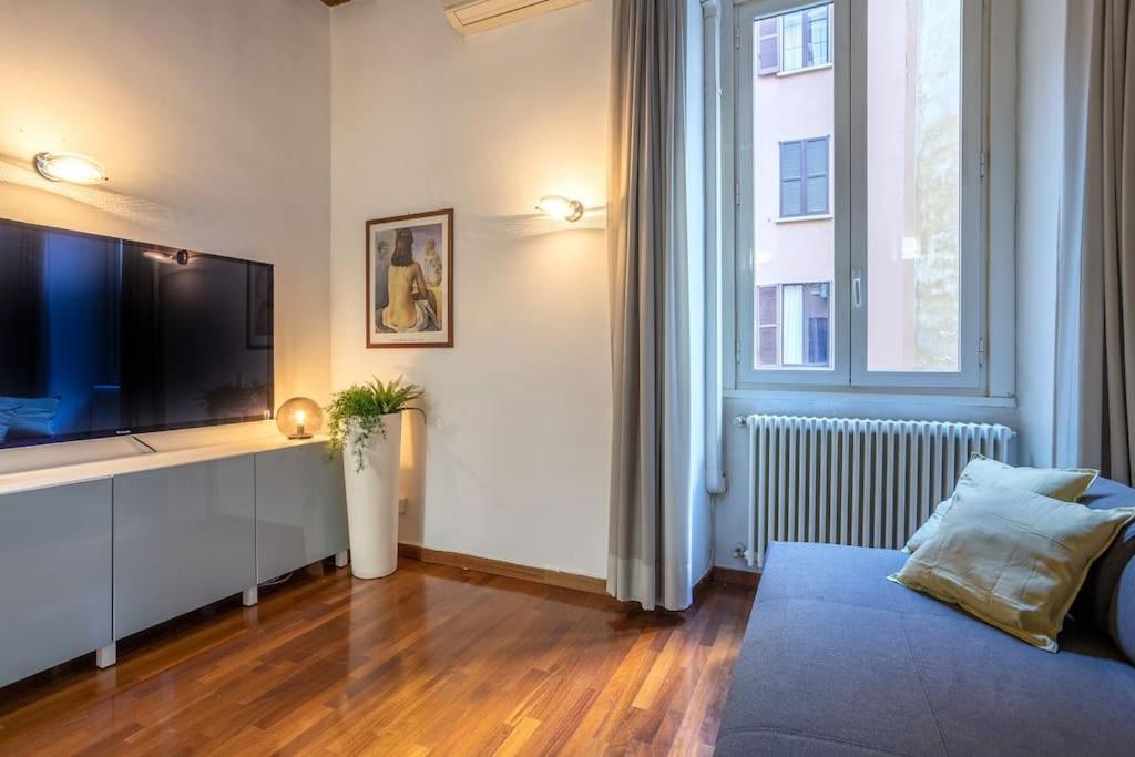 Moscova-Duomo Loft Wifi, Netflix & Design Apartment Milan Luaran gambar